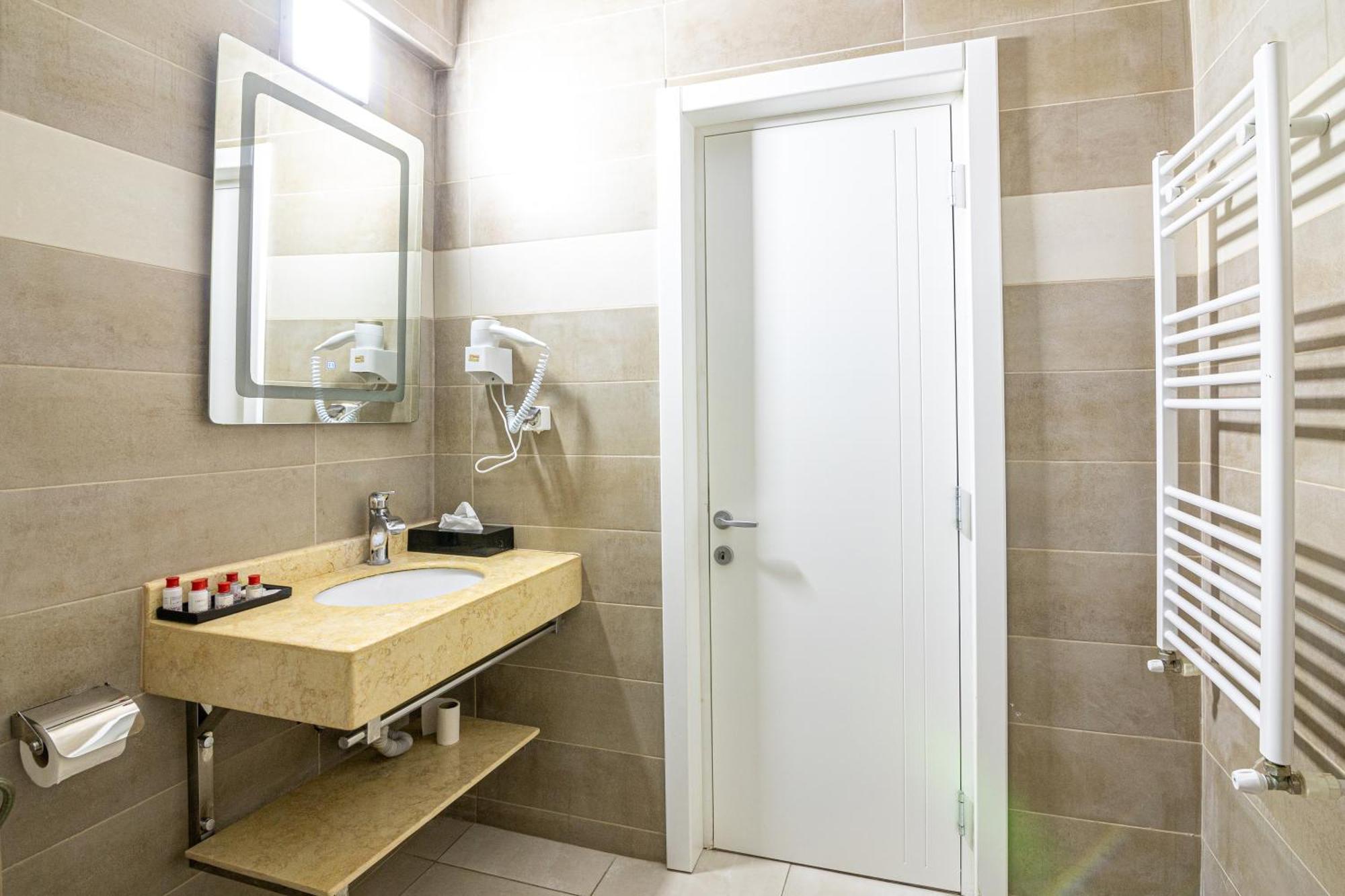 Năvodari Miramare Residence Aparthotel מראה חיצוני תמונה