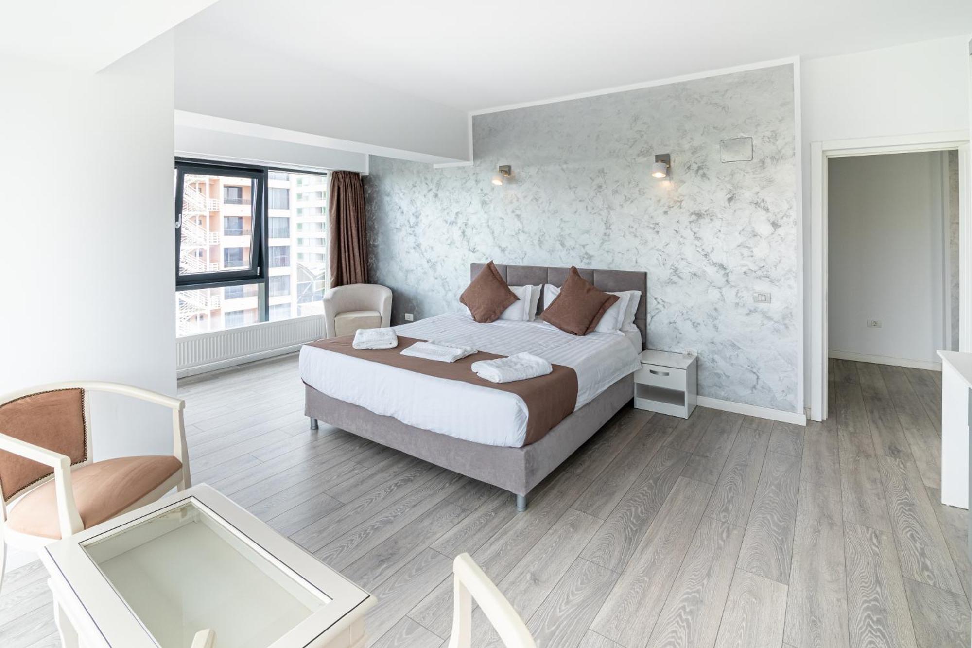Năvodari Miramare Residence Aparthotel מראה חיצוני תמונה