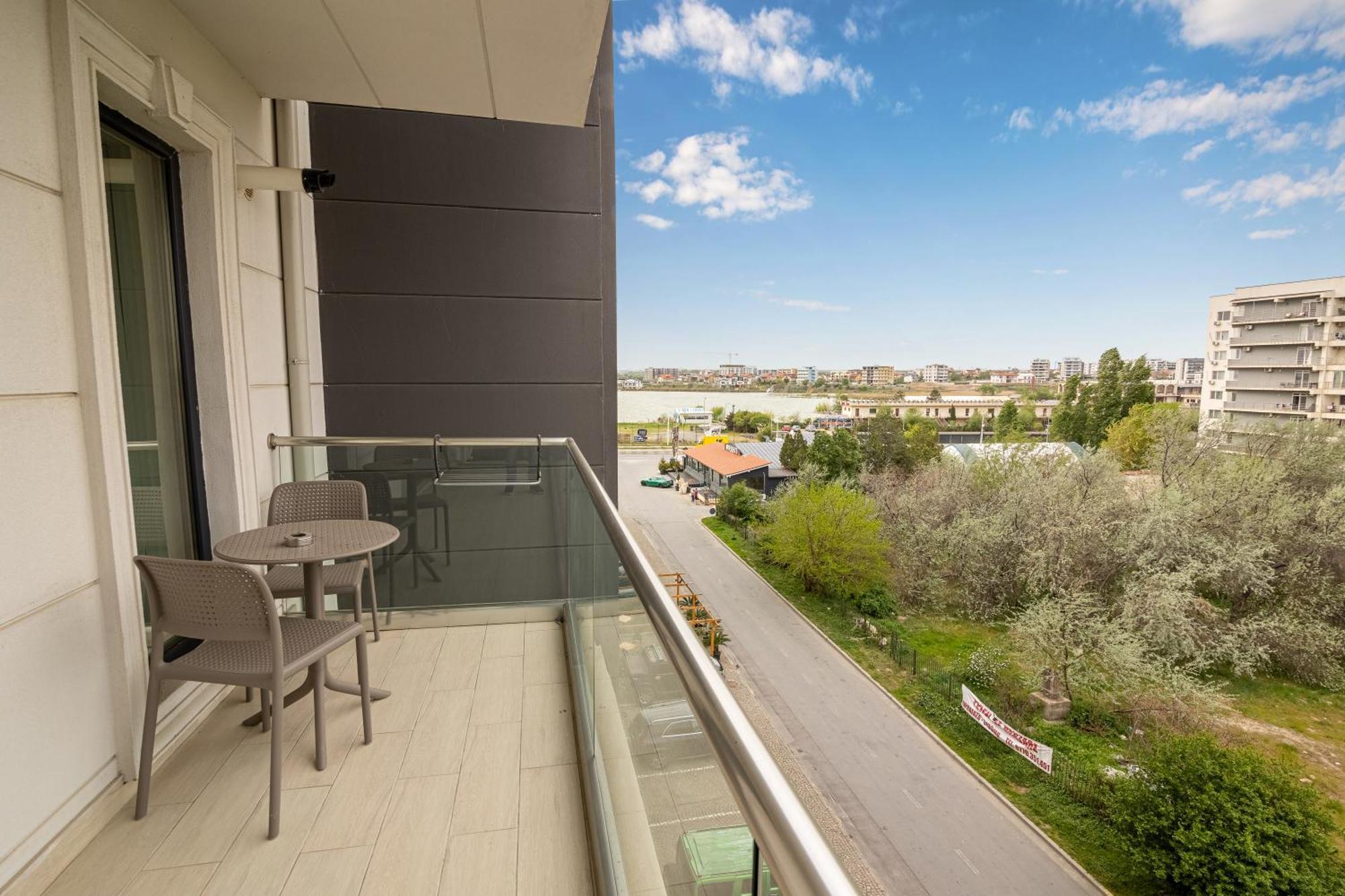 Năvodari Miramare Residence Aparthotel מראה חיצוני תמונה